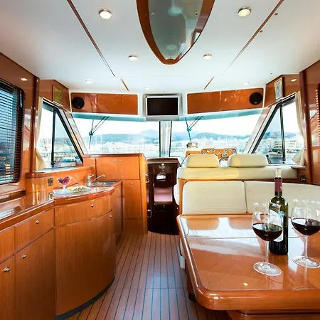 Private Luxury Cruises 