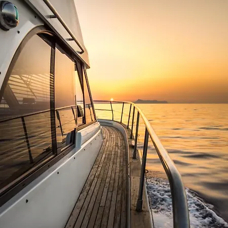 Private Luxury Cruises 